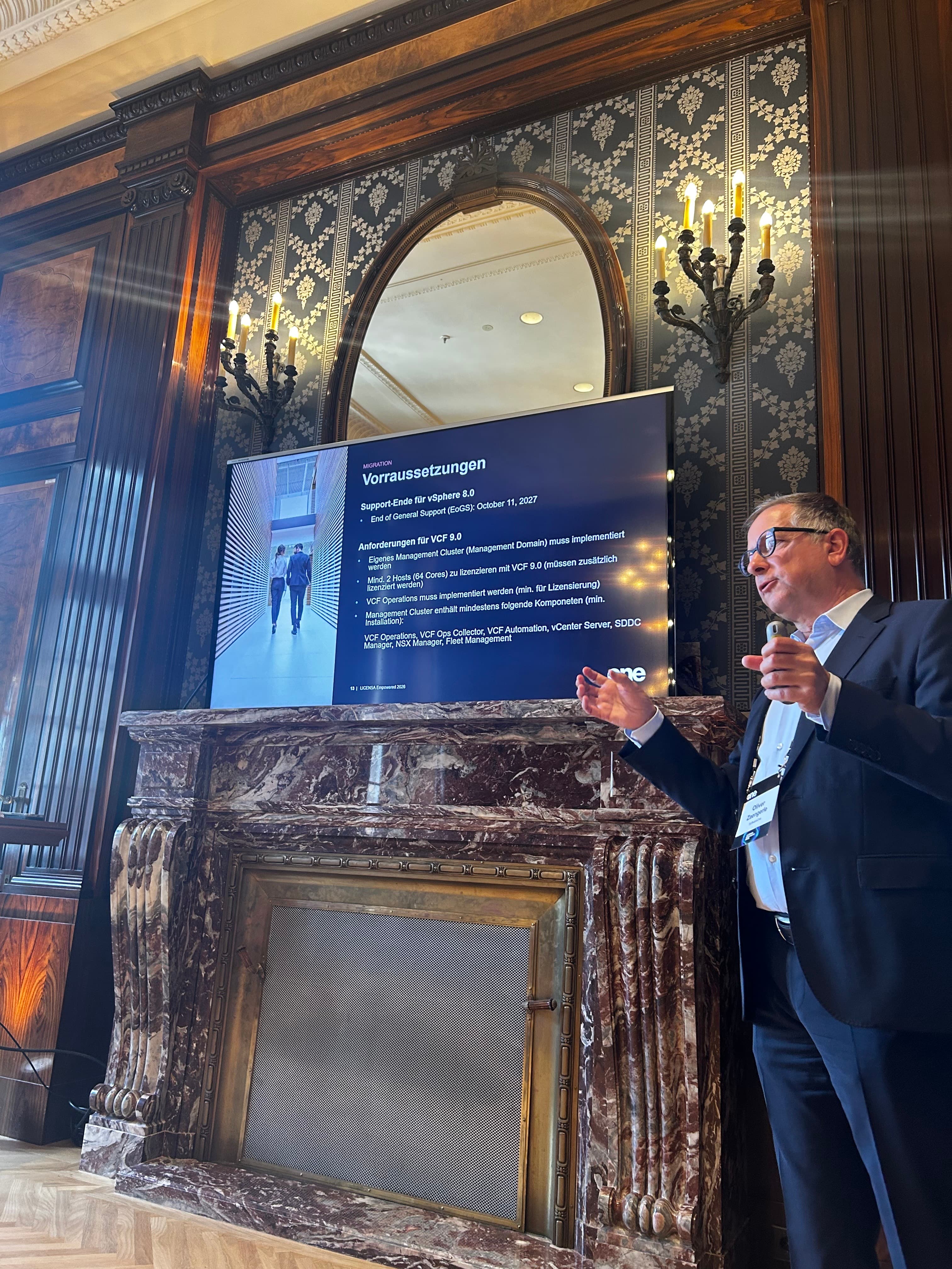 Panel discussions on multi-cloud governance and software licensing law